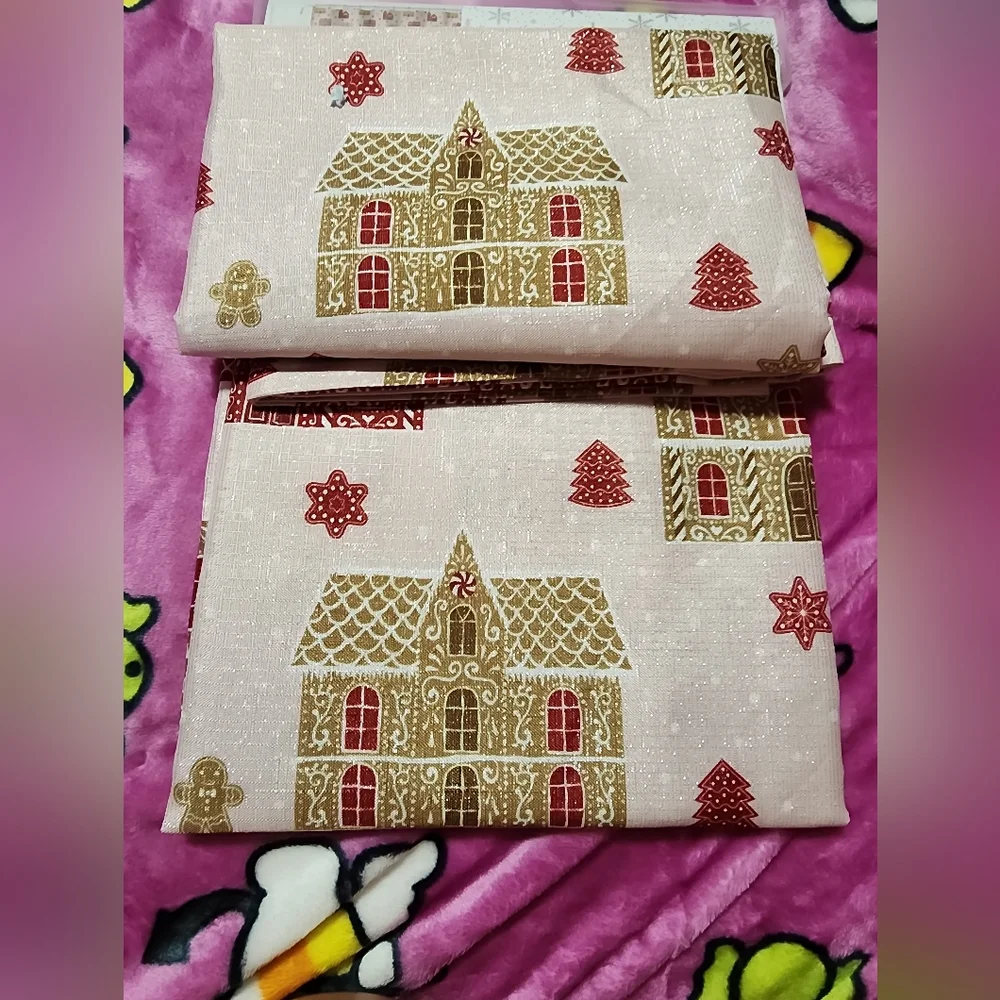 NWT WINTER WONDERLAND SHOWER CURTAIN/ GINGERBREAD HOUSES/ GINGERBREADMAN✨️✨️